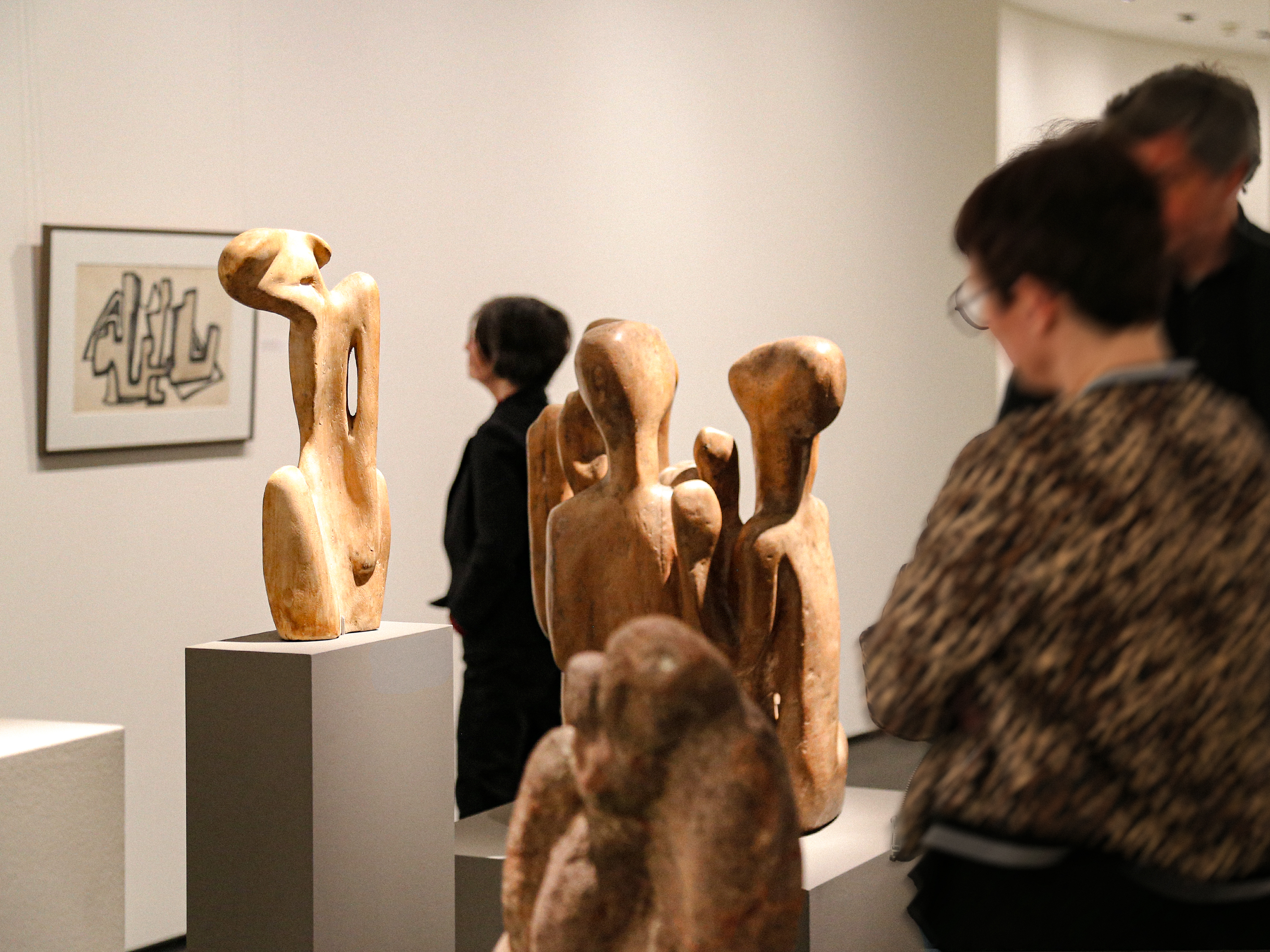 Blick in die Ausstellung: LOUISE STOMPS. Konturen des Inneren. Kollwitz Museum Köln, 27.3.-28.6.2026 © Kollwitz Museum Köln, Foto: Christian Nitz 