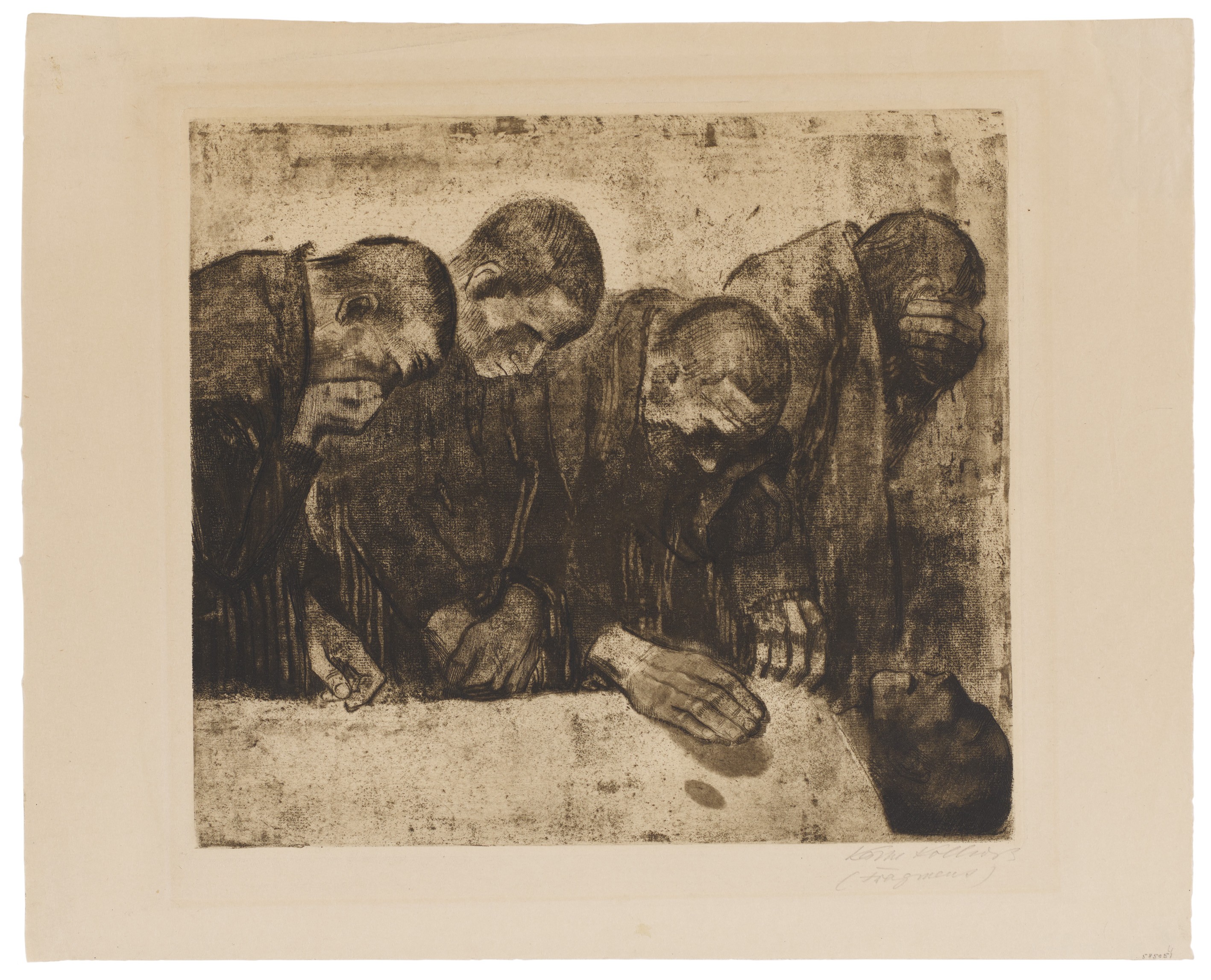Käthe Kollwitz, Die vier Trauernden, die vier Figuren rechts der ursprünglichen Komposition, 1919, Strichätzung, Aquatinta, Schmirgel, Reservage und Vernis mou mit Durchdruck von Bütten, 339 x 378 mm, Kn 145ter, Kollwitz Museum Köln, Inv. Nr. 70300/86031.