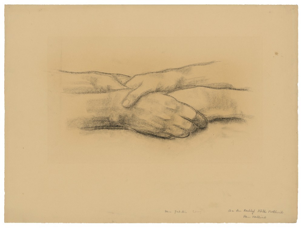 Käthe Kollwitz, Hands Grasping Each Other, 1938, chalk on brown Ingres paper, 478 x 639 mm, NT 1269, Staatliche Museen zu Berlin, Kupferstichkabinett / Dietmar Katz