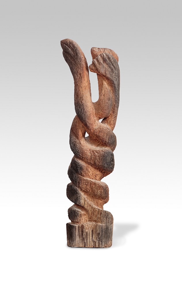 Louise Stomps, Laokoon, 1977, Inn-Eiche, H: 1620 mm, Privatbesitz Dr. Meindl, Wasserburg am Inn © Nachlass Louise Stomps, Courtesy Das Verborgene Museum, Foto: Martin Weiand, VG Bild-Kunst, Bonn 2026