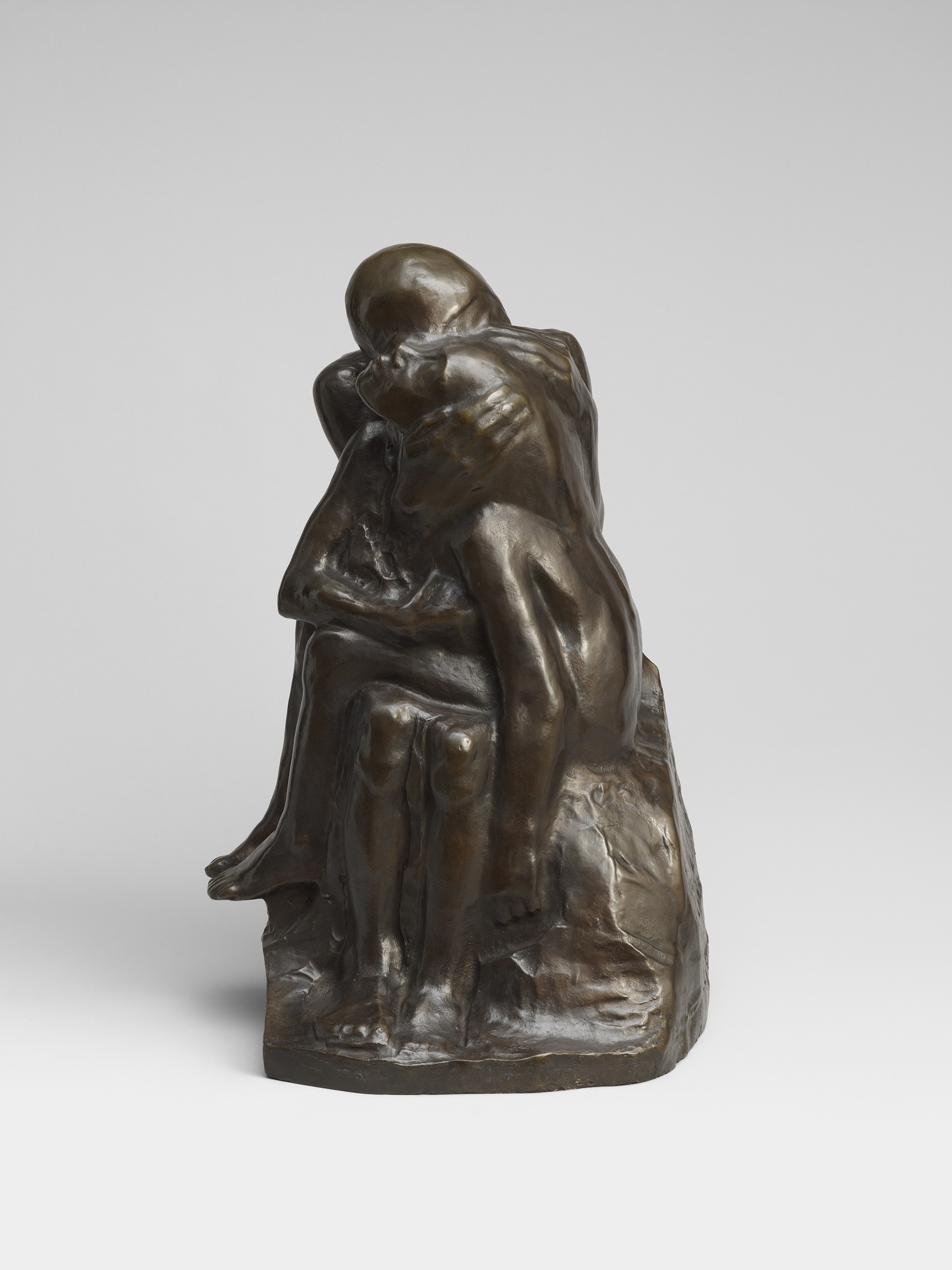 Käthe Kollwitz, Liebesgruppe (II. Fassung), Modell 1913–15, Guss 1984, Bronze, 710 x 472 x 483,5 mm, Seeler 13, Kollwitz Museum Köln, Inv. Nr. 70100/84001 © Kollwitz Museum Köln, Foto: Goldberg/Fuis.