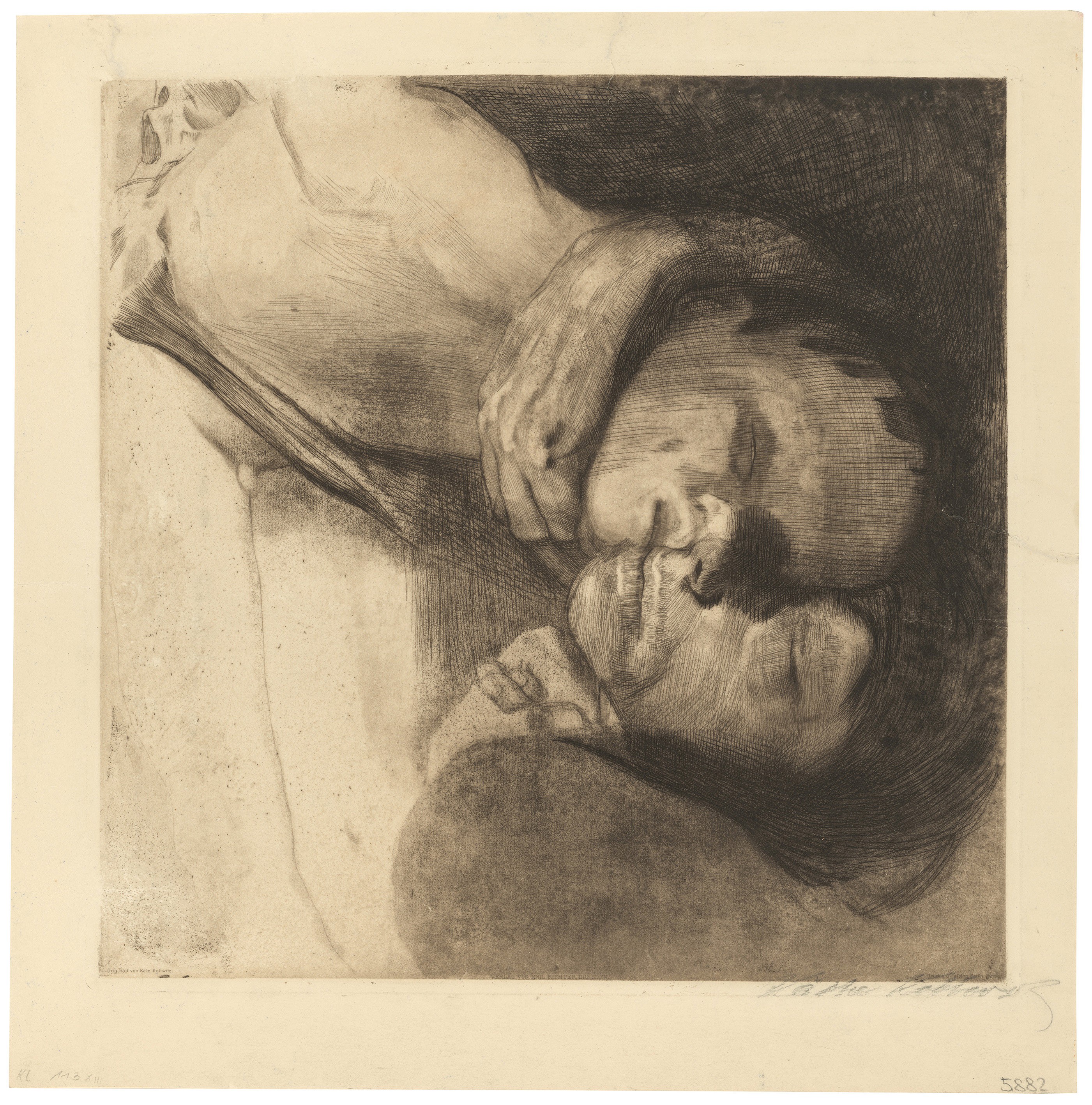 Käthe Kollwitz, Tod, Frau und Kind, 1910, Strichätzung, Kaltnadel, Schmirgel sowie Vernis mou mit Durchdruck von Bütten und Zieglerschem Umdruckpapier, 404 x 407 mm, Kn 108 XIII, Kollwitz Museum Köln, Inv. Nr. 70300/84023.